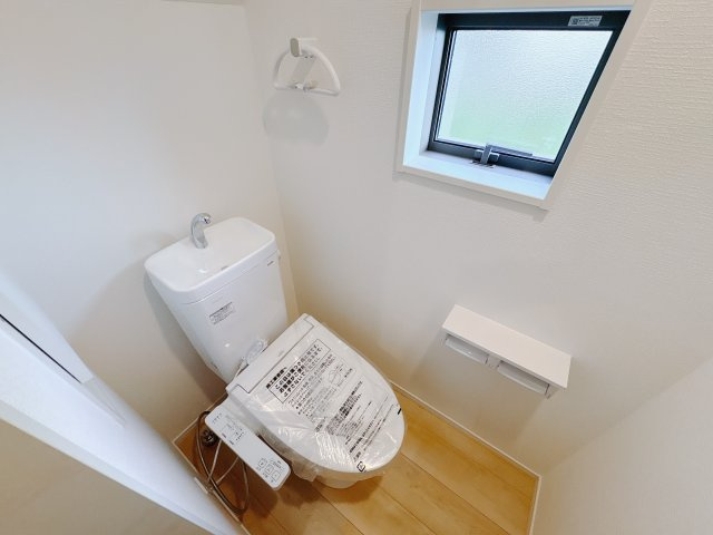 【Cradle garden】宇都宮市峰 第6 最終1邸のトイレ|〇トイレ〇
感染病の予防もできる温水洗浄便座トイレ。毎日清潔＆やさしい使い心地です。
※2025年11月撮影