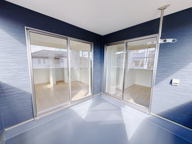 【Cradle garden】宇都宮市峰 第6 最終1邸のバルコニー|〇インナーバルコニー〇
屋根付きのインナーバルコニーは、急な雨でも安心。
洗濯物も干しやすく、暮らしに頼れるスペースです！
※2025年11月撮影