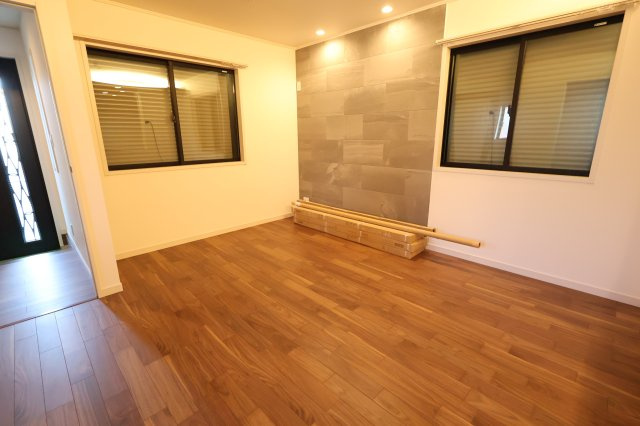 《仲介手数料無料》大宮区櫛引町１丁目332-6新築一戸建てグランパティオの居間・リビング