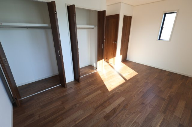 《仲介手数料無料》大宮区櫛引町１丁目332-6新築一戸建てグランパティオの洋室