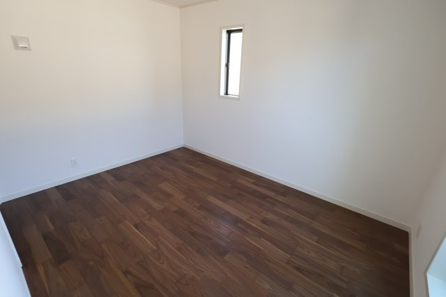 《仲介手数料無料》大宮区櫛引町１丁目332-6新築一戸建てグランパティオの洋室