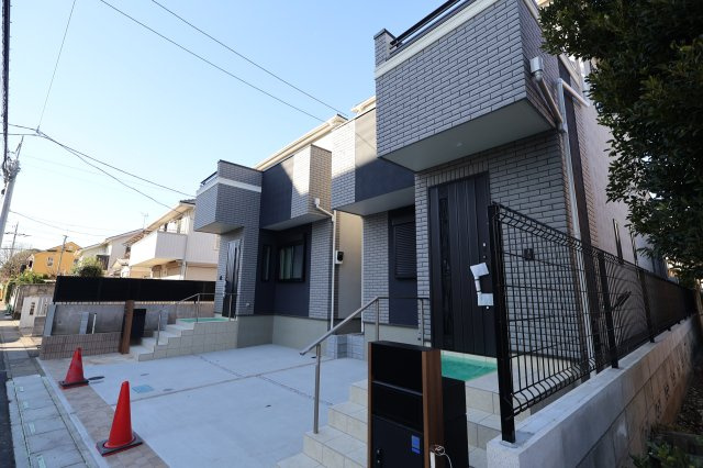 《仲介手数料無料》大宮区櫛引町１丁目332-6新築一戸建てグランパティオの外観