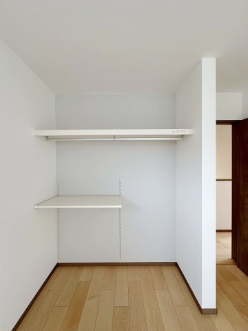 安佐南区東原3丁目 No.5の収納|全居室収納☆
6帖洋室のクローゼットです♪
