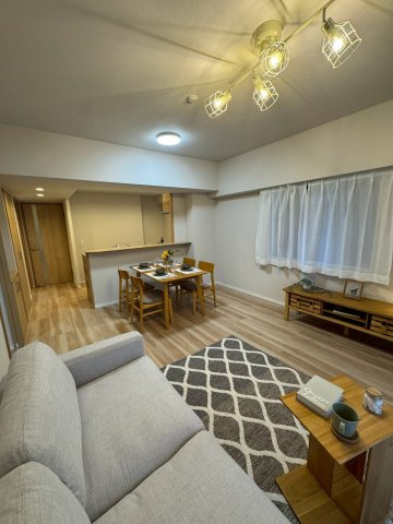 インプレスト高品の居間・リビング|※完成施工例の為、実際の仕様とは異なる場合がございます。