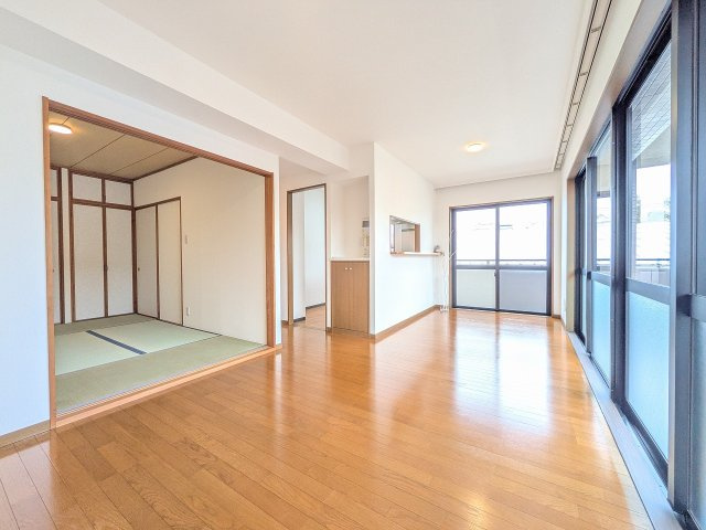 ヒューマンスクエア豊田の居間・リビング|～14.6帖の明るいLDKで、家族団欒の時間をお過ごしいただけます～