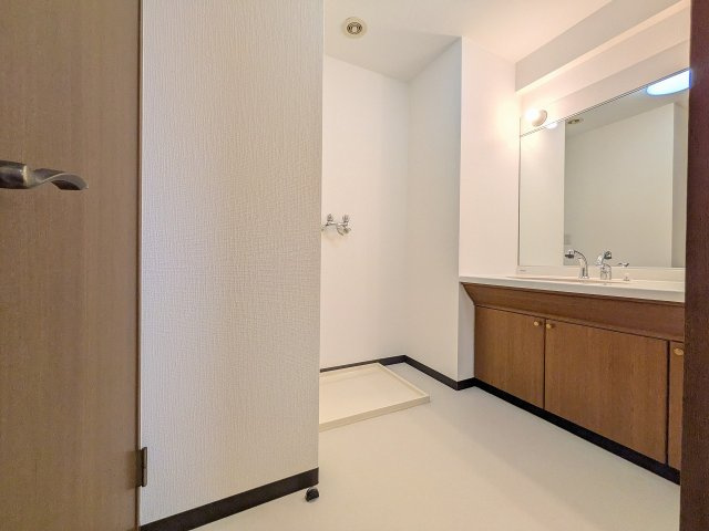 ヒューマンスクエア豊田の脱衣所|～クロス交換済、清潔感のある脱衣所です～