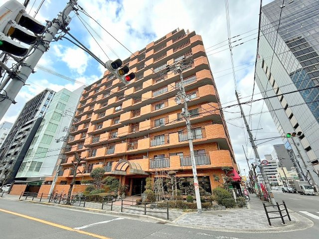 ロイヤルハイツ新大阪の外観