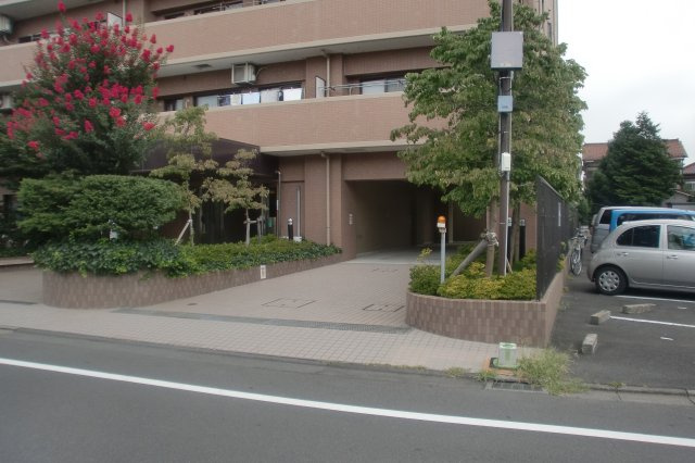 八王子市八幡町の駐車場
