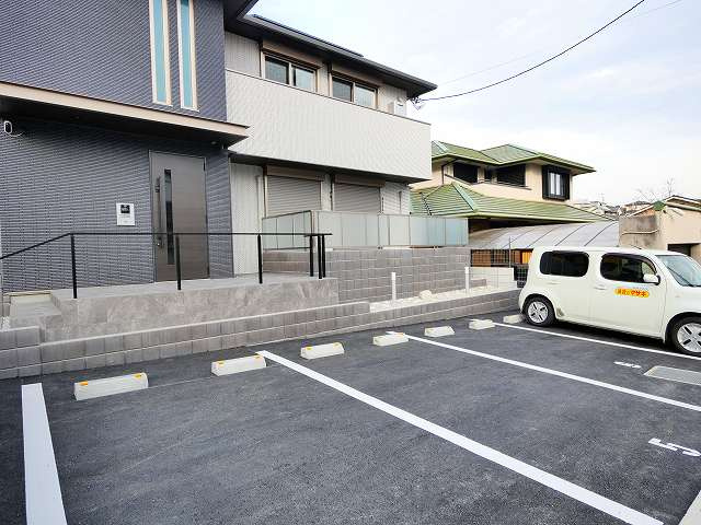グランディール学園前の駐車場