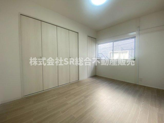 御厨西ノ町1丁目中古戸建の寝室|3F・洋室4.5帖。落ち着いて過ごせるお部屋なので、寝室にいかがでしょうか