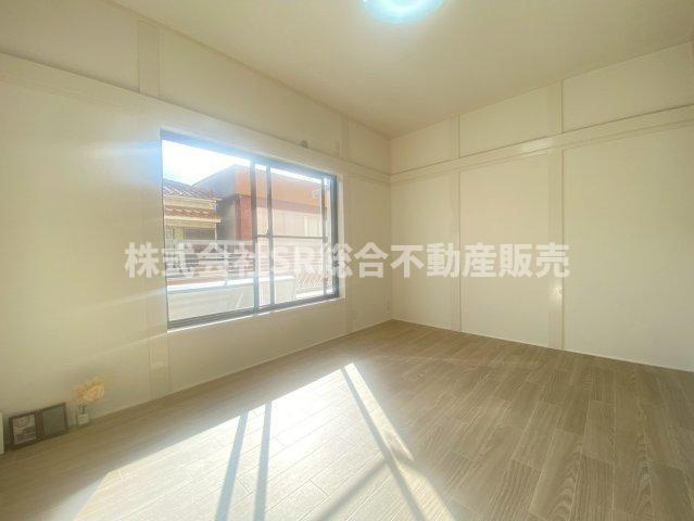 御厨西ノ町1丁目中古戸建の子供部屋|3F・洋室5.5帖。とても明るいお部屋です♪子供部屋にいかがでしょうか