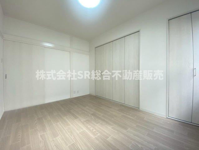 御厨西ノ町1丁目中古戸建の寝室|使い勝手のいい寝室です