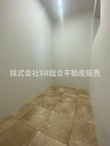 御厨西ノ町1丁目中古戸建の収納|1Fには容量たっぷりの物入があります！