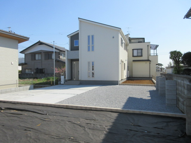 【仲介手数料無料】新築戸建　嵐山町川島2334-3（全1棟）の前面道路含む現地写真