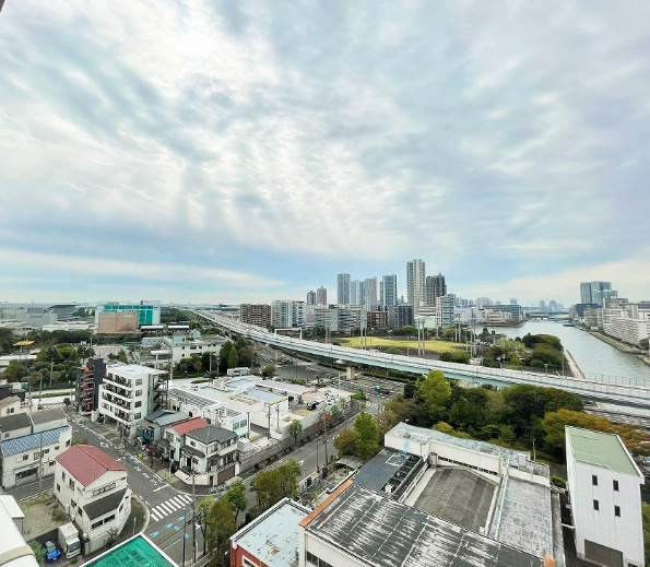 クレストスカイウイング　13階　空室　75.41㎡　角　部屋の展望
