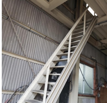 北側倉庫の内装