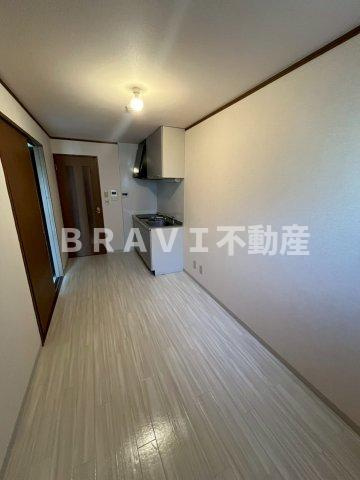 グランド・ソレイユ　BRAVI不動産の居間・リビング|【グランド・ソレイユ】おしゃれなリビングです