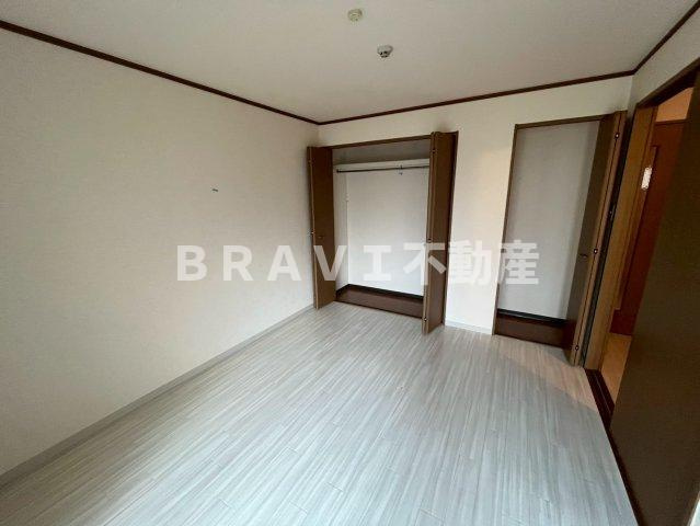 グランド・ソレイユ　BRAVI不動産の洋室|【グランド・ソレイユ】個人の部屋や寝室として使える洋室です