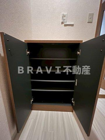 グランド・ソレイユ　BRAVI不動産の玄関|【グランド・ソレイユ】シューズボックスです
