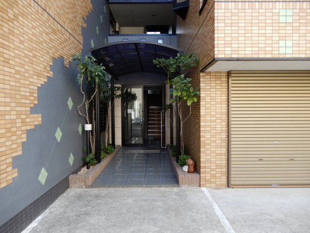 シマダコーポレーションのエントランス