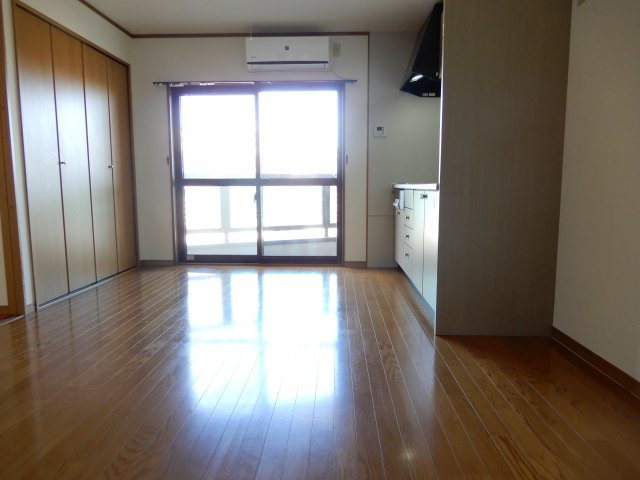 シマダコーポレーションの内装