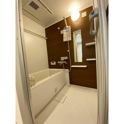 【浴室】 | クリスタルコート中野新橋 | 浴室乾燥機付きバス。