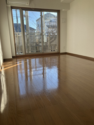 【居間・リビング】 | グリーンロード鷺宮Ⅱ | 8.6帖のきれいな洋室。