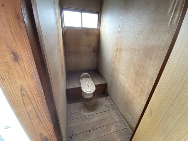 山武市本須賀3829-38中古戸建のトイレ