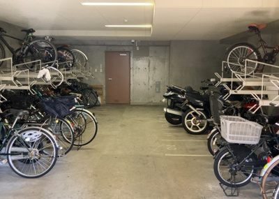【駐輪場】 | ミオカステーロ町田 | マンションの駐輪場は、事前に空きがあるか確認を取ると安心です。せっかく入居したのに駐輪スペースがない！なんてことになったら大変ですよね。そこで、内見時や購入前にはまず事前に確認しておくと良いでしょう。