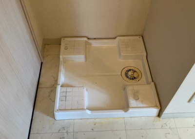 【ランドリースペース】 | ミオカステーロ町田 | ランドリースペースも気になります。洗濯機置場があり「洗う、干す、取り込む、アイロンがけ、たたむ」など、洗濯に関する家事をするための空間です。広さや収納など付帯設備も含めて、詳細は現地でご確認ください。