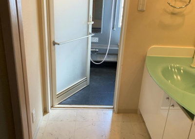 【脱衣所】 | ミオカステーロ町田 | 洗面脱衣所は「体を綺麗に整える場所」という目的と役割を持っています。そして便利で使い勝手のいい「体を綺麗に整える場所」にするためには、配置や動線、照明や収納計画をしっかりと検討しておく必要があります。