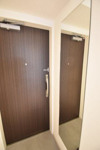 スプランディッド弁天町の玄関