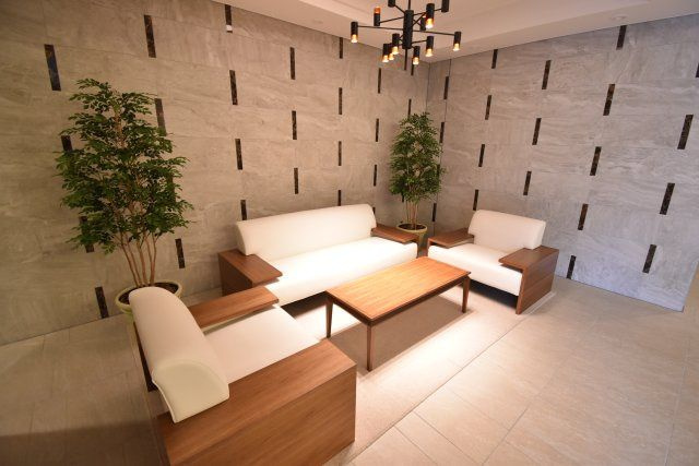 スプランディッド弁天町のロビー