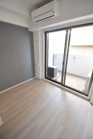 スプランディッド弁天町の洋室