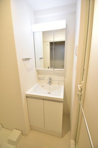 スプランディッド弁天町の洗面所