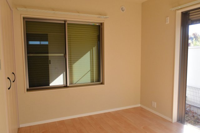 立川市若葉町３丁目の中古一戸建の洋室