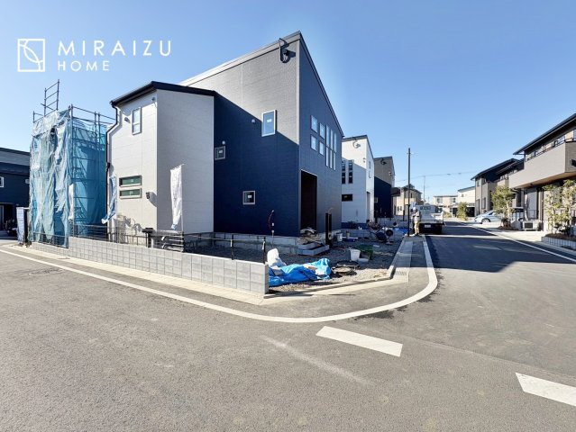 【前面道路含む現地写真】 | 陽の光をたっぷりと浴びながら気持ち良く生活が出来ます。夢のマイホーム、夢ではなく実現出来ます！見学・ご相談等、お気軽にご連絡下さい。