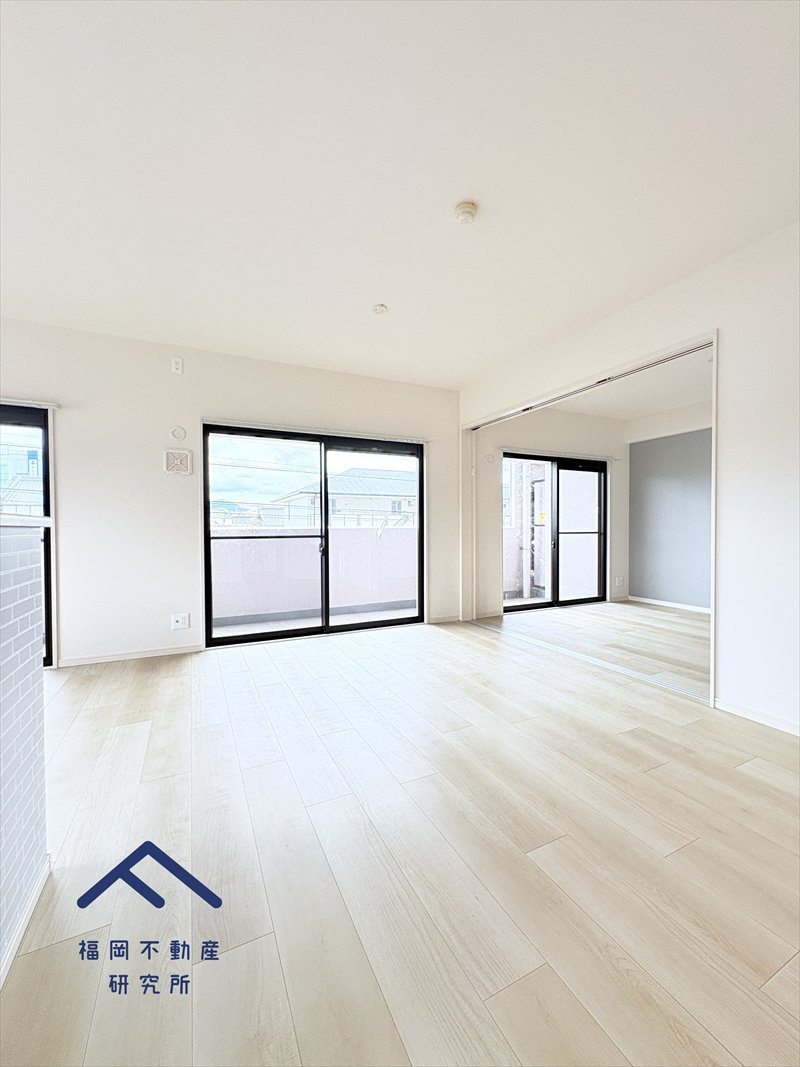 エバーライフ新宮の居間・リビング