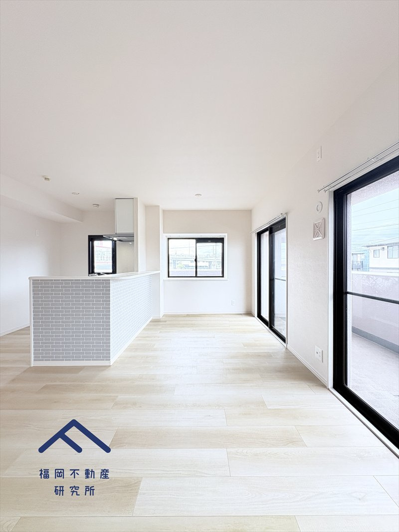 エバーライフ新宮の居間・リビング