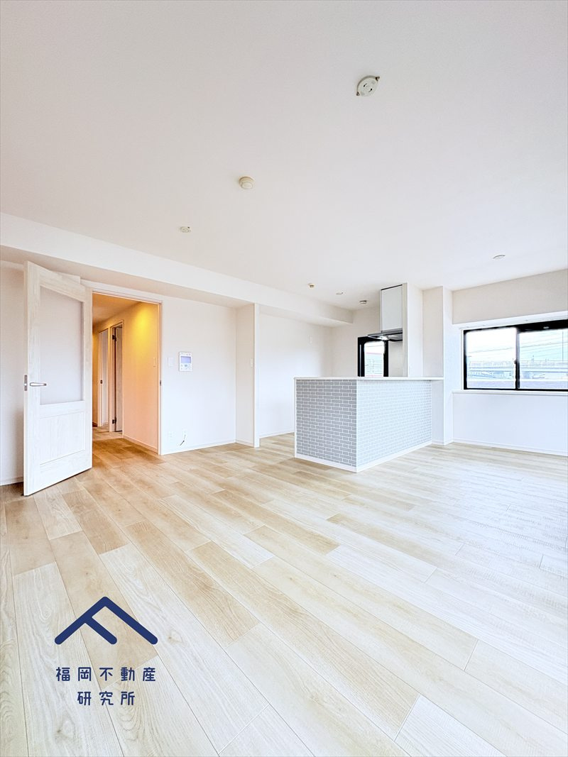 エバーライフ新宮の居間・リビング