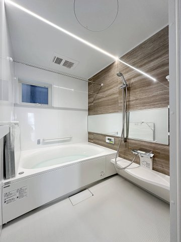 安佐南区上安7丁目 No.10の浴室|浴室乾燥機気付き1.25坪タイプの浴室☆
ユニットバスは、気密性にも優れています。そのため、冬場でもお湯が冷めにくく、暖かい空間を維持することができます。