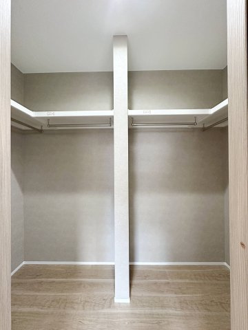 安佐南区上安7丁目 No.10の収納|全居室収納☆
7帖の主寝室はたくさん収納できるウォークインクローゼットです♪