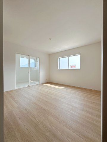 安佐南区長楽寺1丁目 No.3の洋室|広々とした8.5帖の主寝室☆