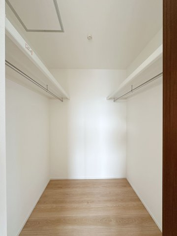 安佐南区長楽寺1丁目 No.3の収納|全居室収納☆
8.5帖の主寝室のウォークインクローゼットです♪