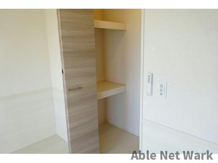 フランシーズの収納|便利な収納スペースです