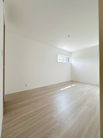 安佐南区長楽寺1丁目 No.4の洋室|広々とした7.5帖の主寝室☆