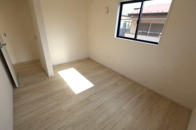 《仲介手数料無料》桜区栄和２丁目9-6(全1戸)新築一戸建てケイアイクラフトピットの洋室|撮影日 2025年11月20日 10:15 晴れ