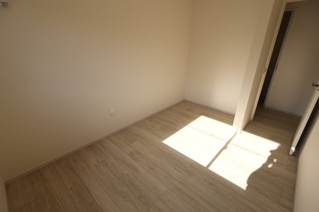 《仲介手数料無料》桜区栄和２丁目9-6(全1戸)新築一戸建てケイアイクラフトピットの洋室|撮影日 2025年11月20日 10:15 晴れ