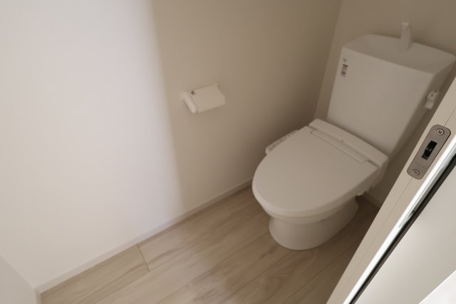 《仲介手数料無料》桜区栄和２丁目9-6(全1戸)新築一戸建てケイアイクラフトピットのトイレ|撮影日 2025年11月20日 10:15 晴れ