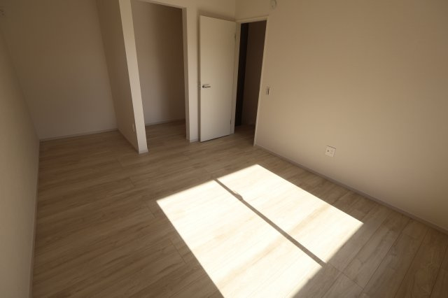 《仲介手数料無料》桜区栄和２丁目9-6(全1戸)新築一戸建てケイアイクラフトピットの洋室|撮影日 2025年11月20日 10:15 晴れ